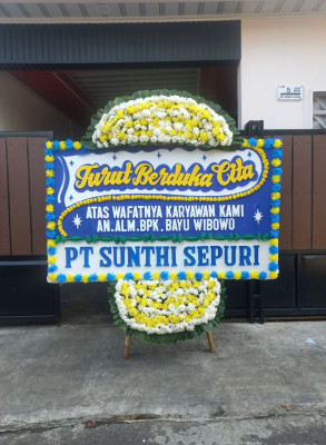 Papan Bunga Duka di Lingga Utara